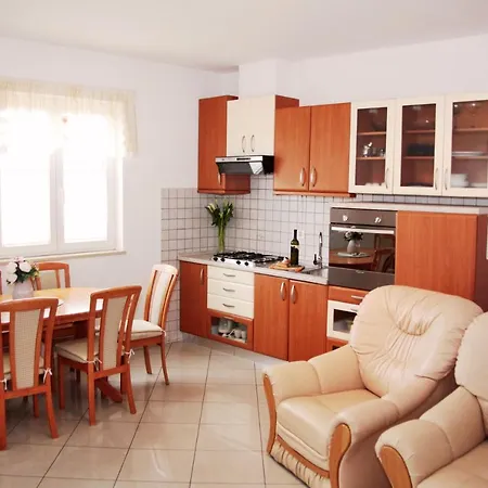 Apartment Matika, Terrace 10 Minutes Walk From Center *